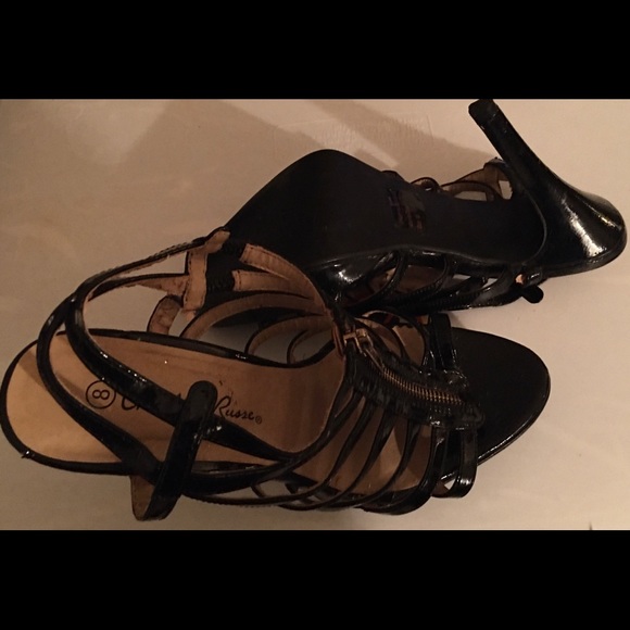 Charlotte Russe Black Patent Leather Sandal,Size 8 - Picture 3 of 3